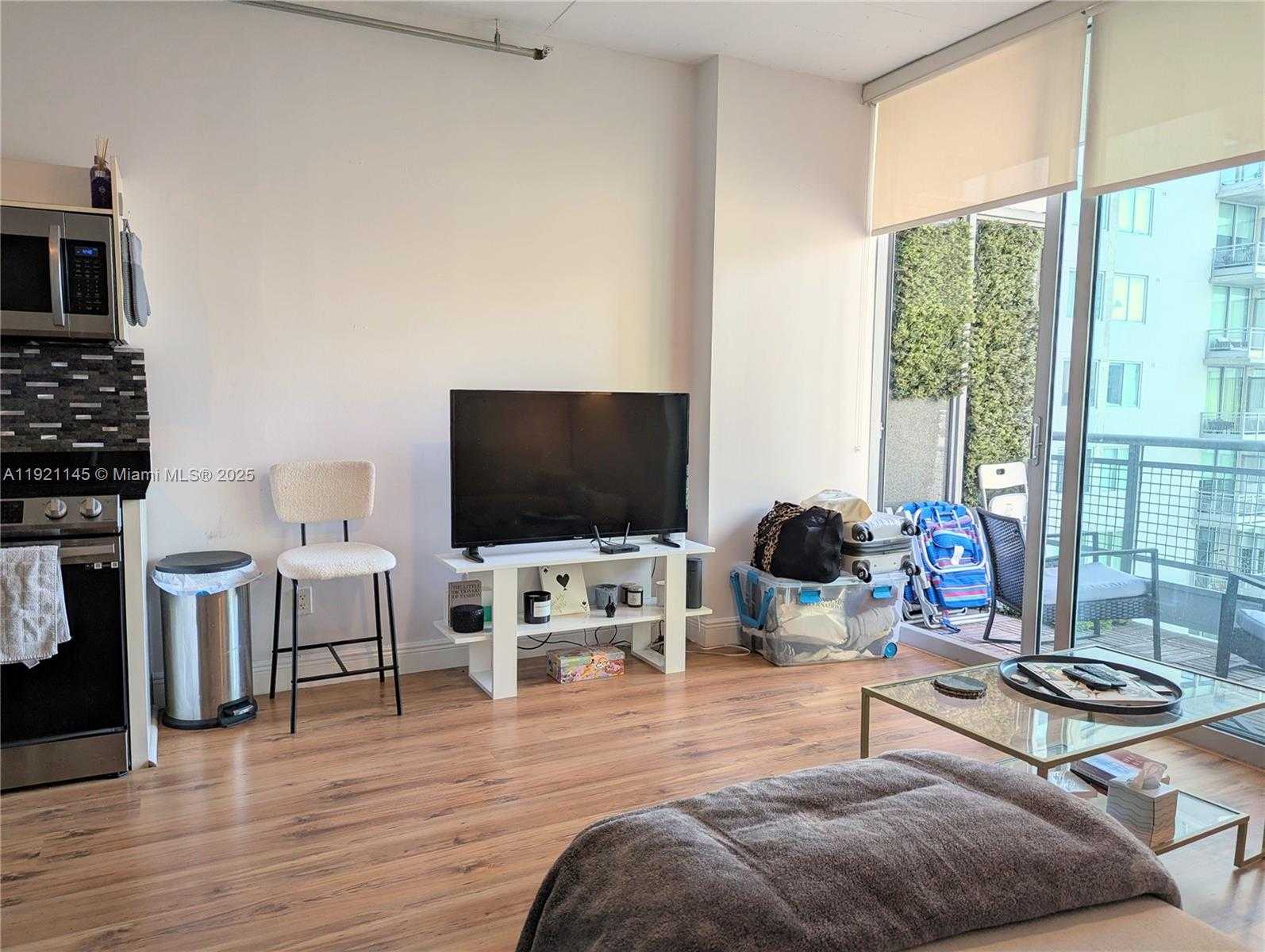 Small Image of 690 SOUTH WEST 1ST CT #1423, Miami Number 2