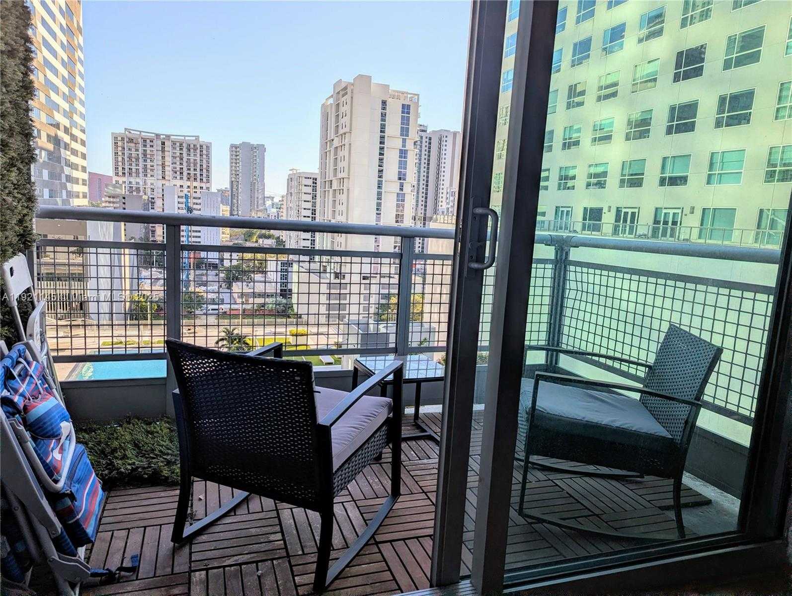 Small Image of 690 SOUTH WEST 1ST CT #1423, Miami Number 4