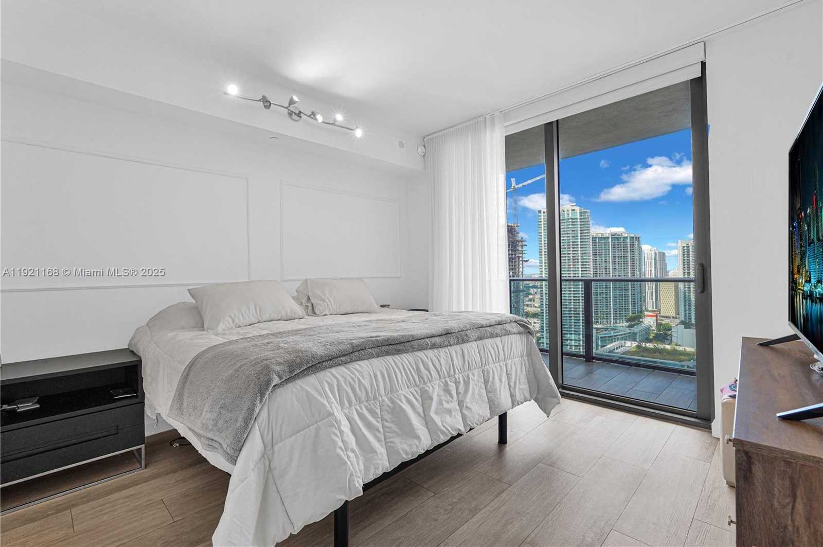 Small Image of 45 SOUTH WEST 9TH ST #2901, Miami Number 11