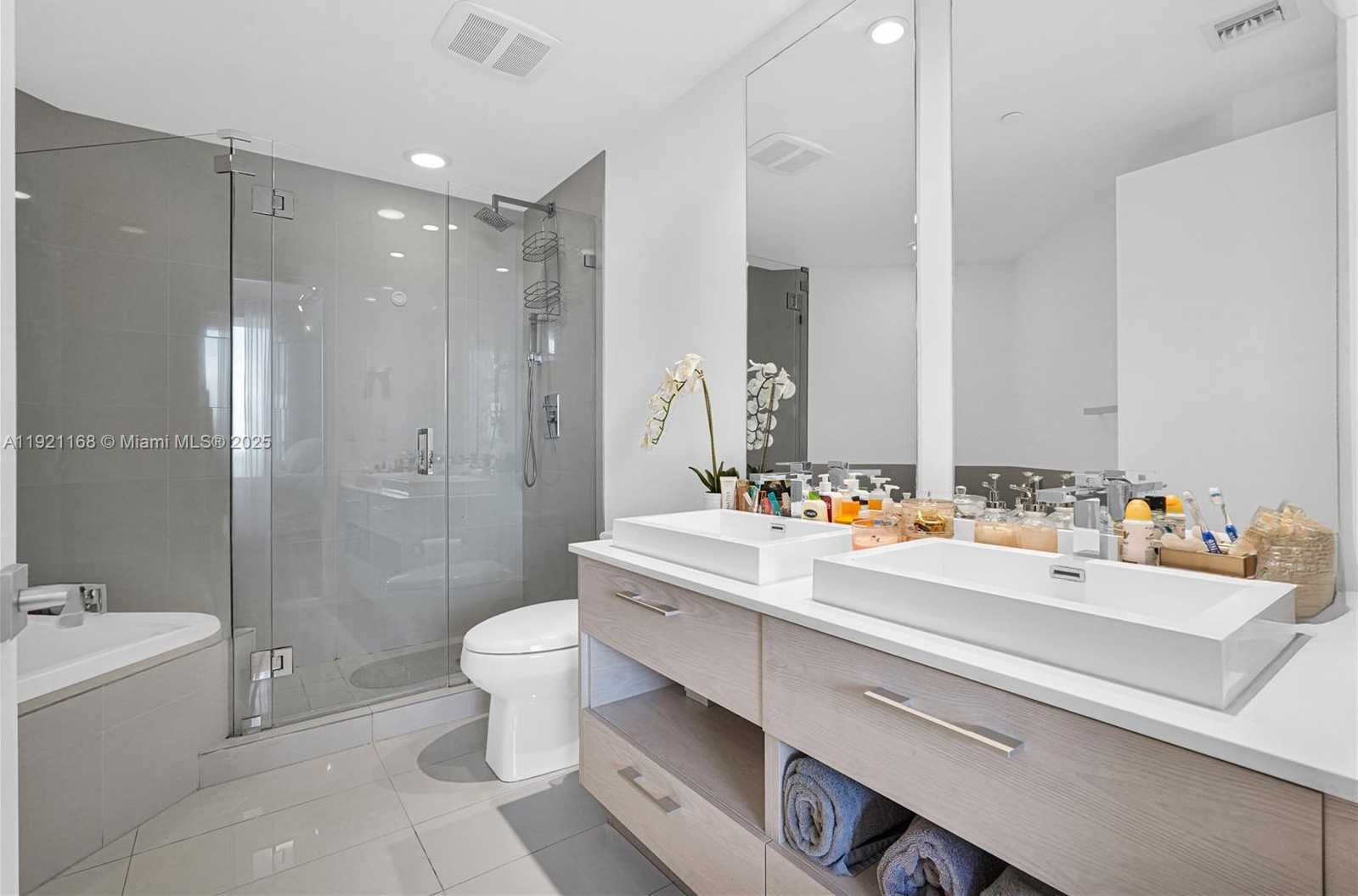 Small Image of 45 SOUTH WEST 9TH ST #2901, Miami Number 12