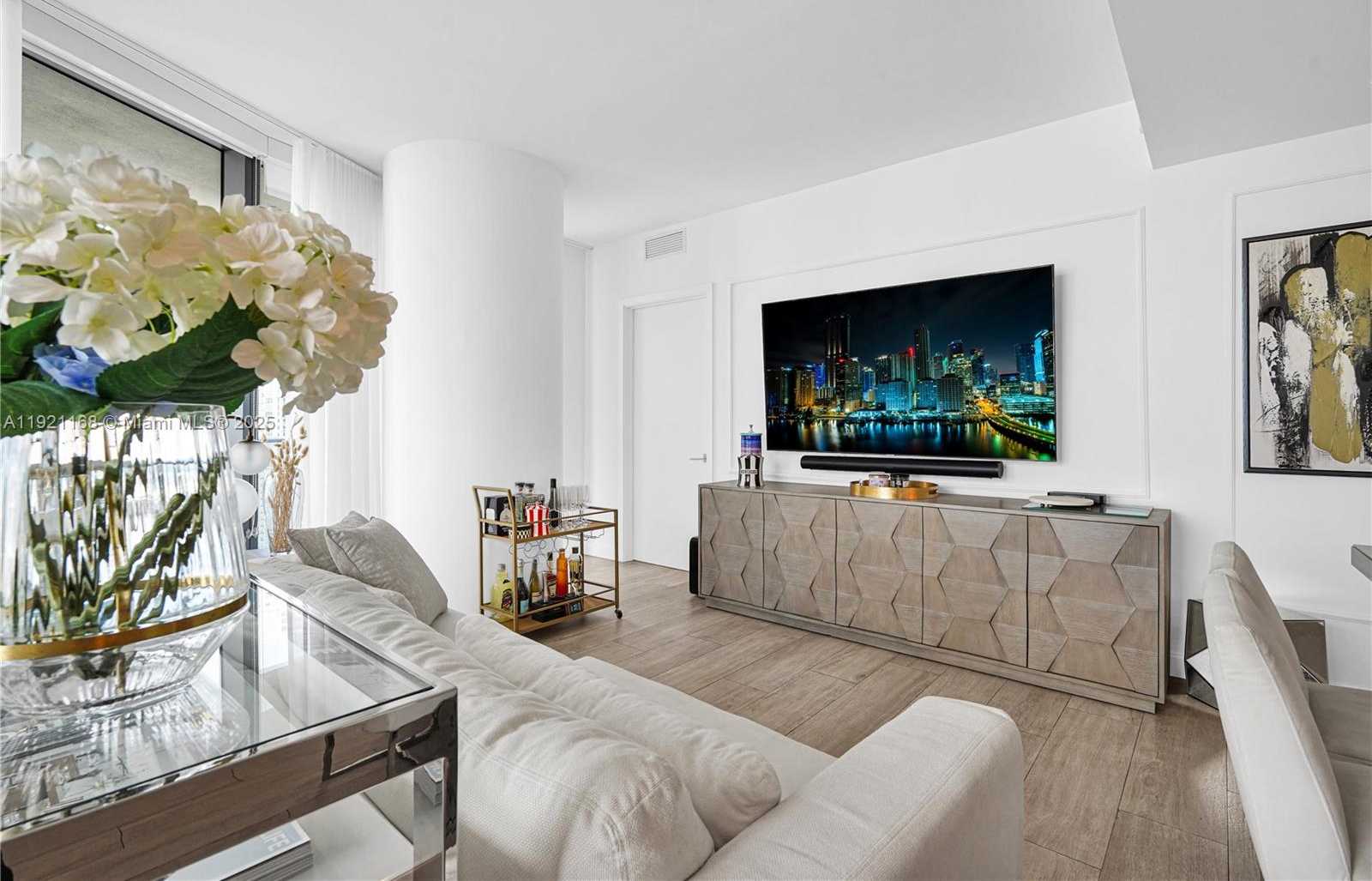 Small Image of 45 SOUTH WEST 9TH ST #2901, Miami Number 7