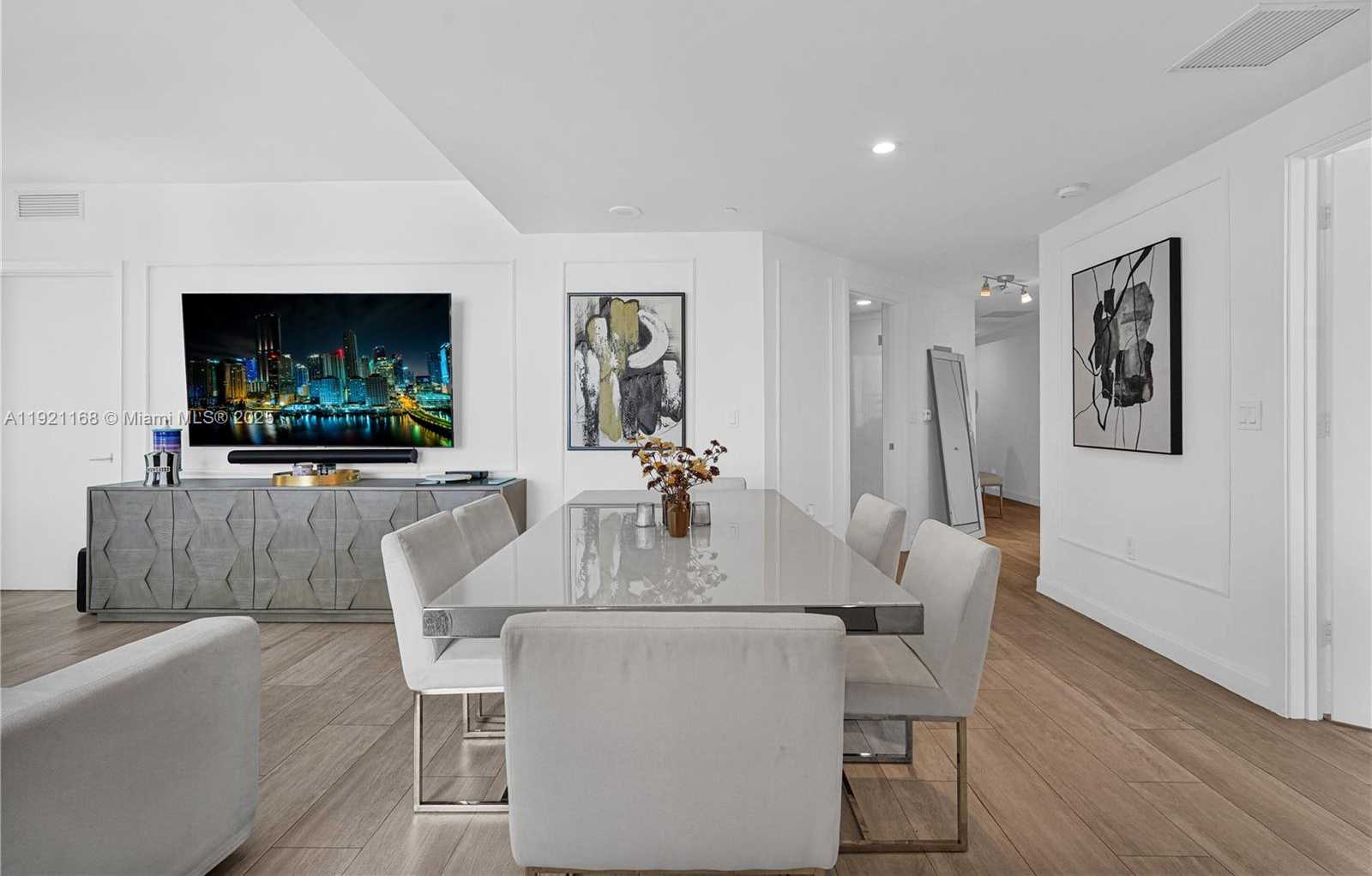 Small Image of 45 SOUTH WEST 9TH ST #2901, Miami Number 8