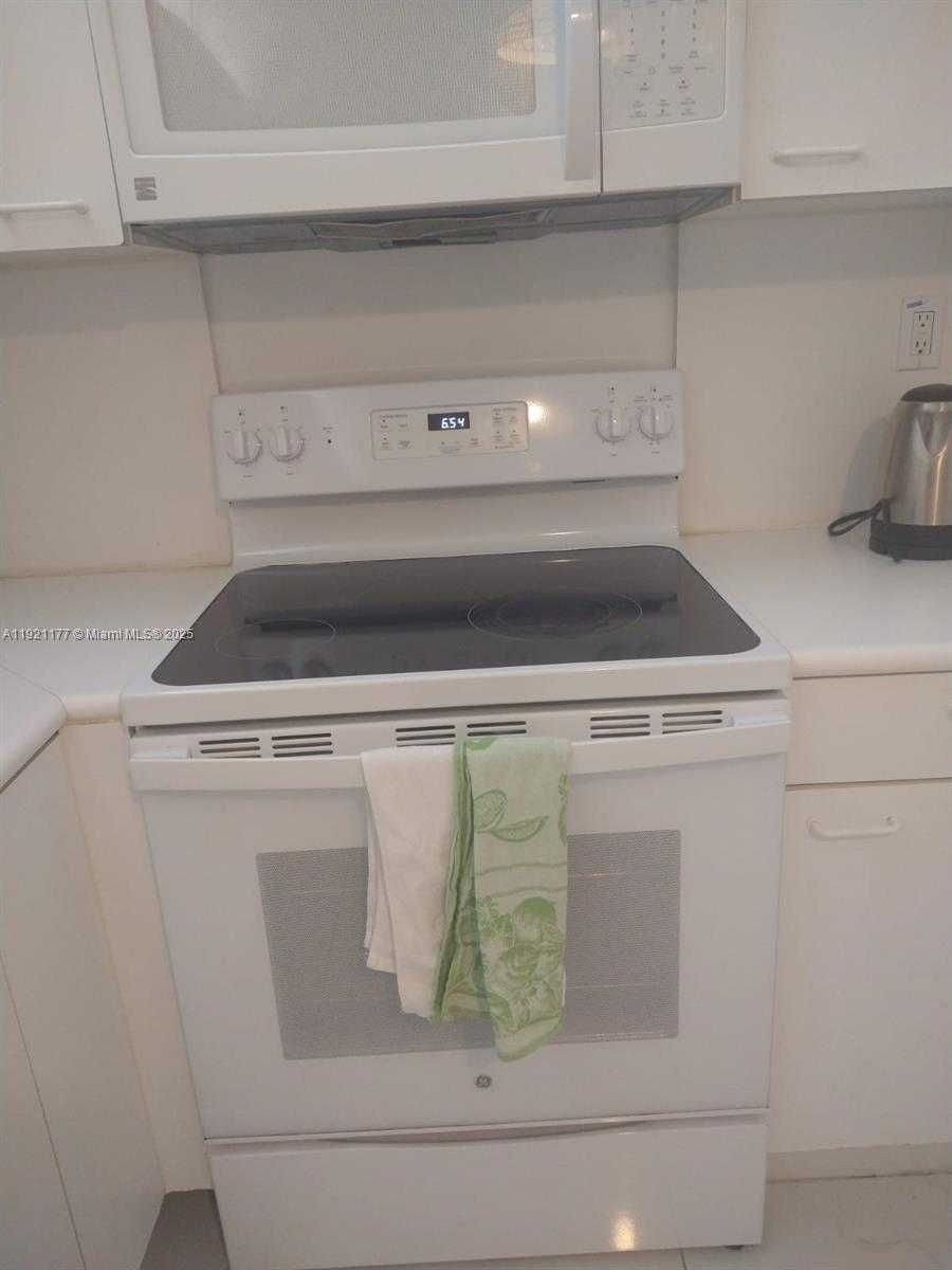 Small Image of 9341 SOUTH EAST COLLINS AVE #303, Surfside Number 5