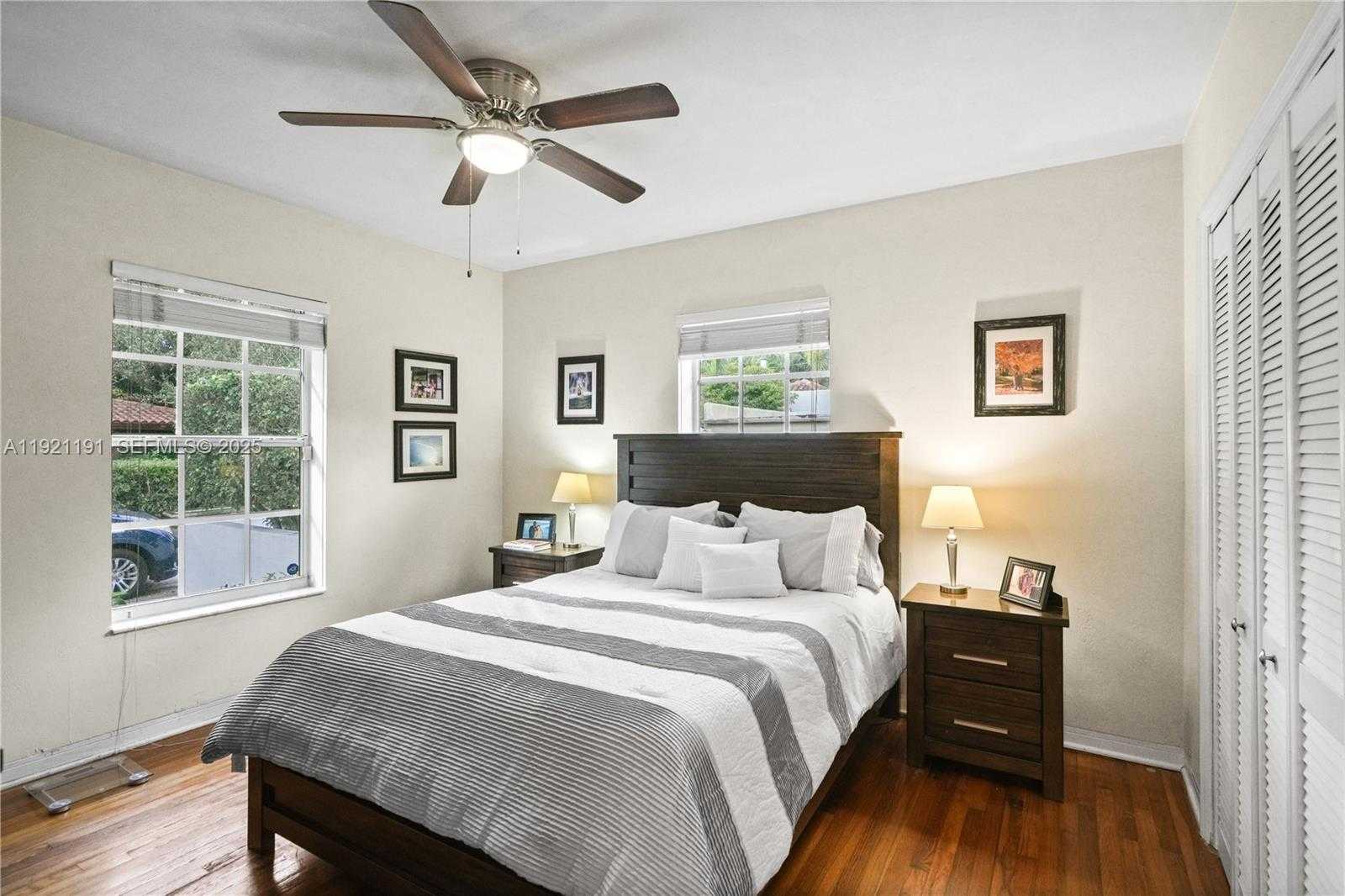 Small Image of 924 EL RADO ST, Coral Gables Number 12