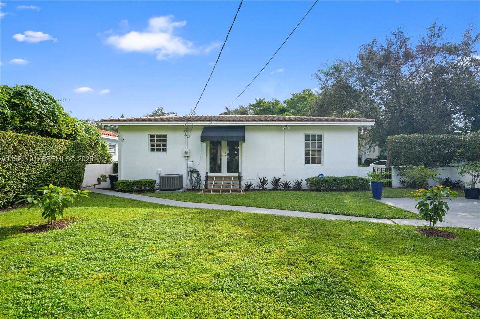 Small Image of 924 EL RADO ST, Coral Gables Number 18