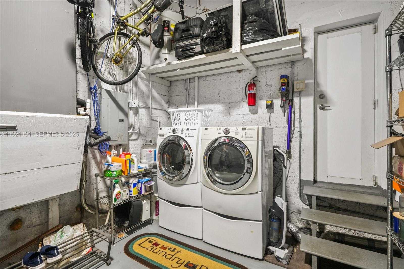 Small Image of 924 EL RADO ST, Coral Gables Number 22