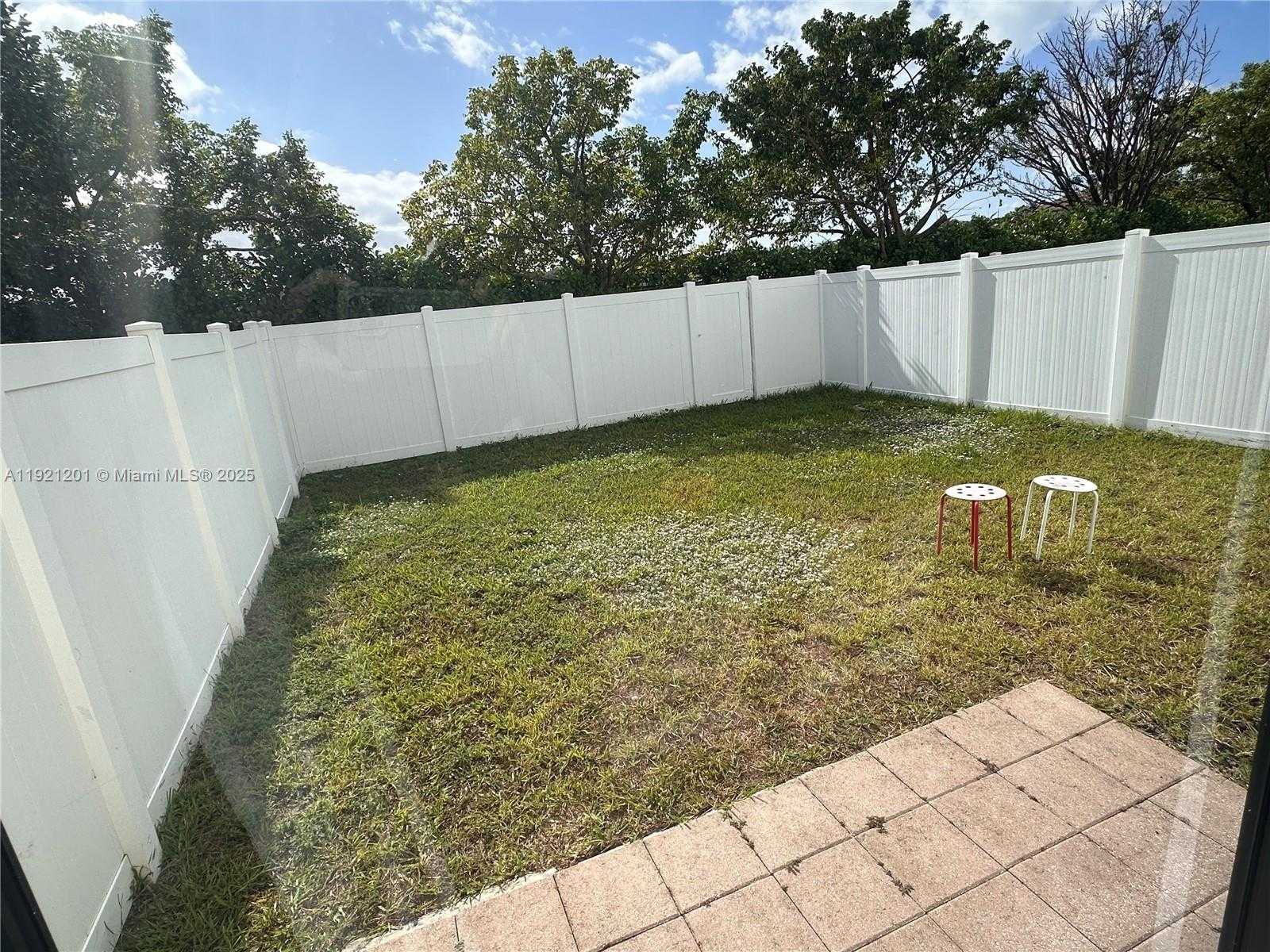 Small Image of Hialeah Number 17