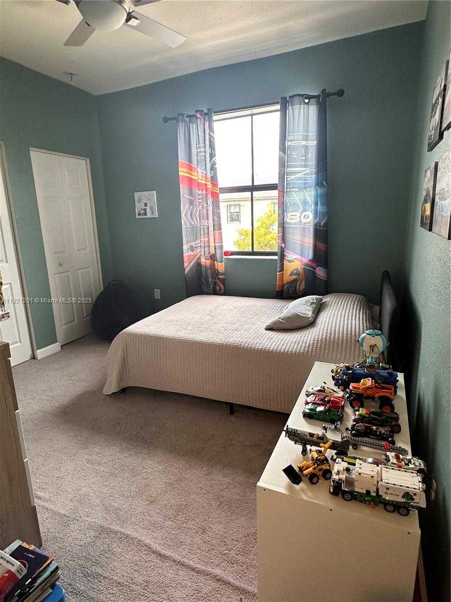 Small Image of Hialeah Number 30