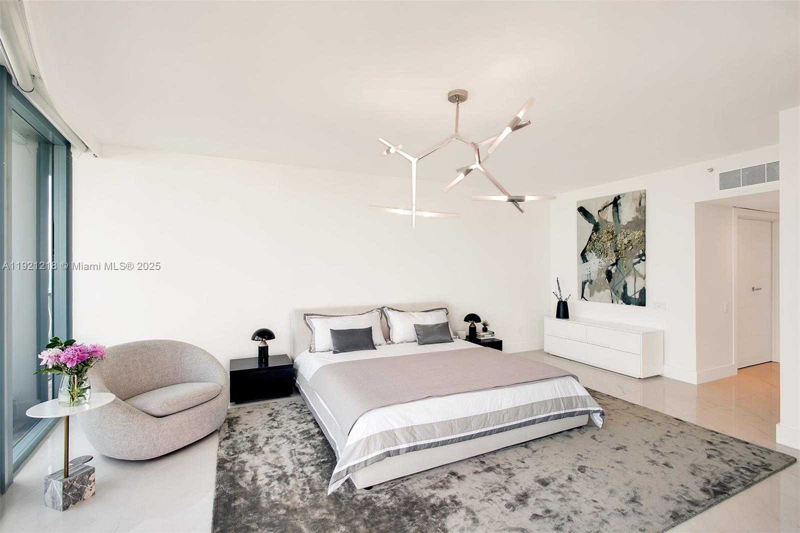 Small Image of 1500 OCEAN DR #1201, Miami Beach Number 12