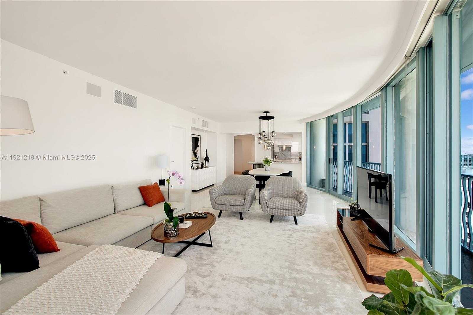 Small Image of 1500 OCEAN DR #1201, Miami Beach Number 16