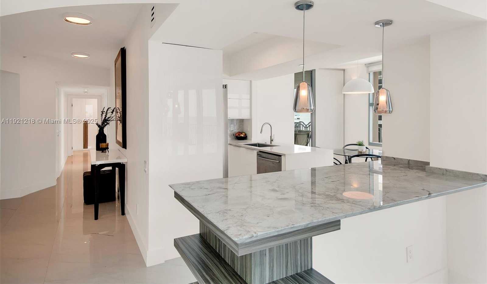 Small Image of 1500 OCEAN DR #1201, Miami Beach Number 18