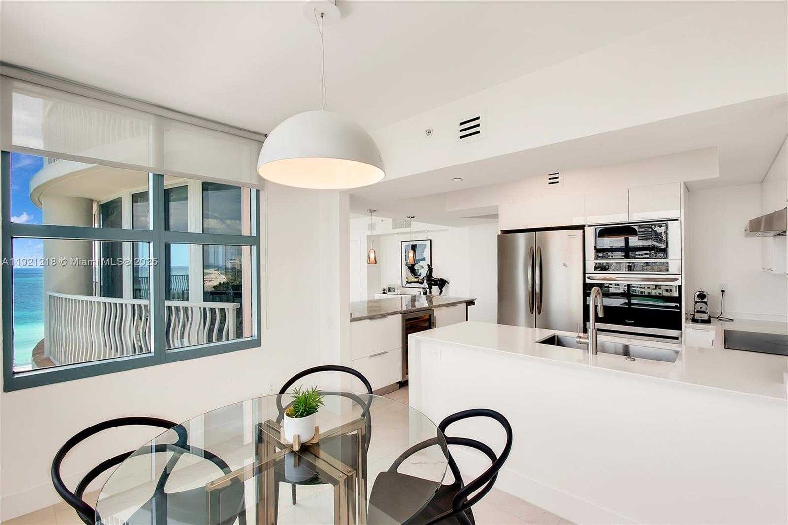 Small Image of 1500 OCEAN DR #1201, Miami Beach Number 19