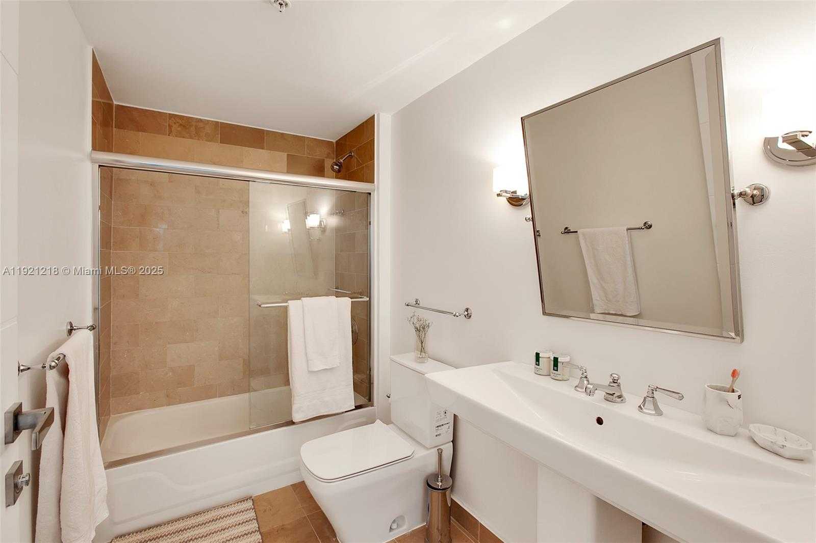 Small Image of 1500 OCEAN DR #1201, Miami Beach Number 25