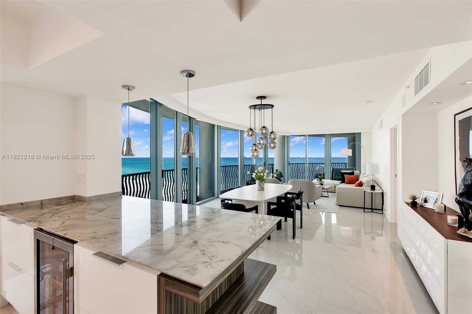 Small Image of 1500 OCEAN DR #1201, Miami Beach Number 4