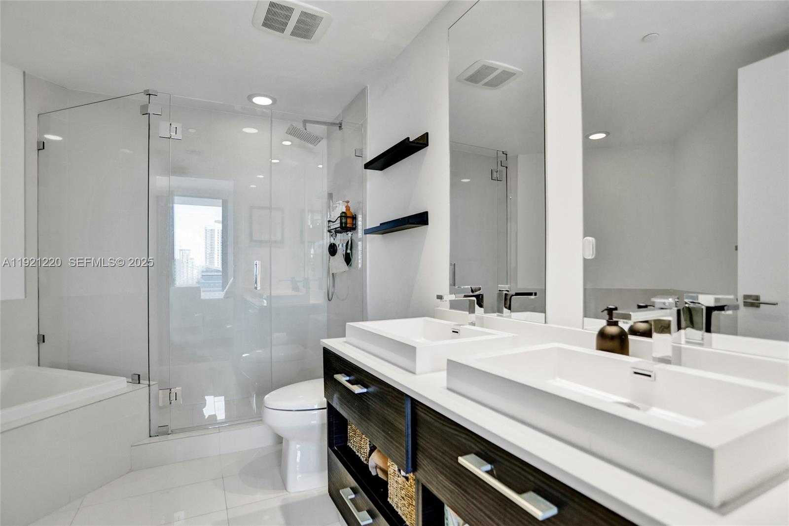 Imagen de Pequeño Objeto