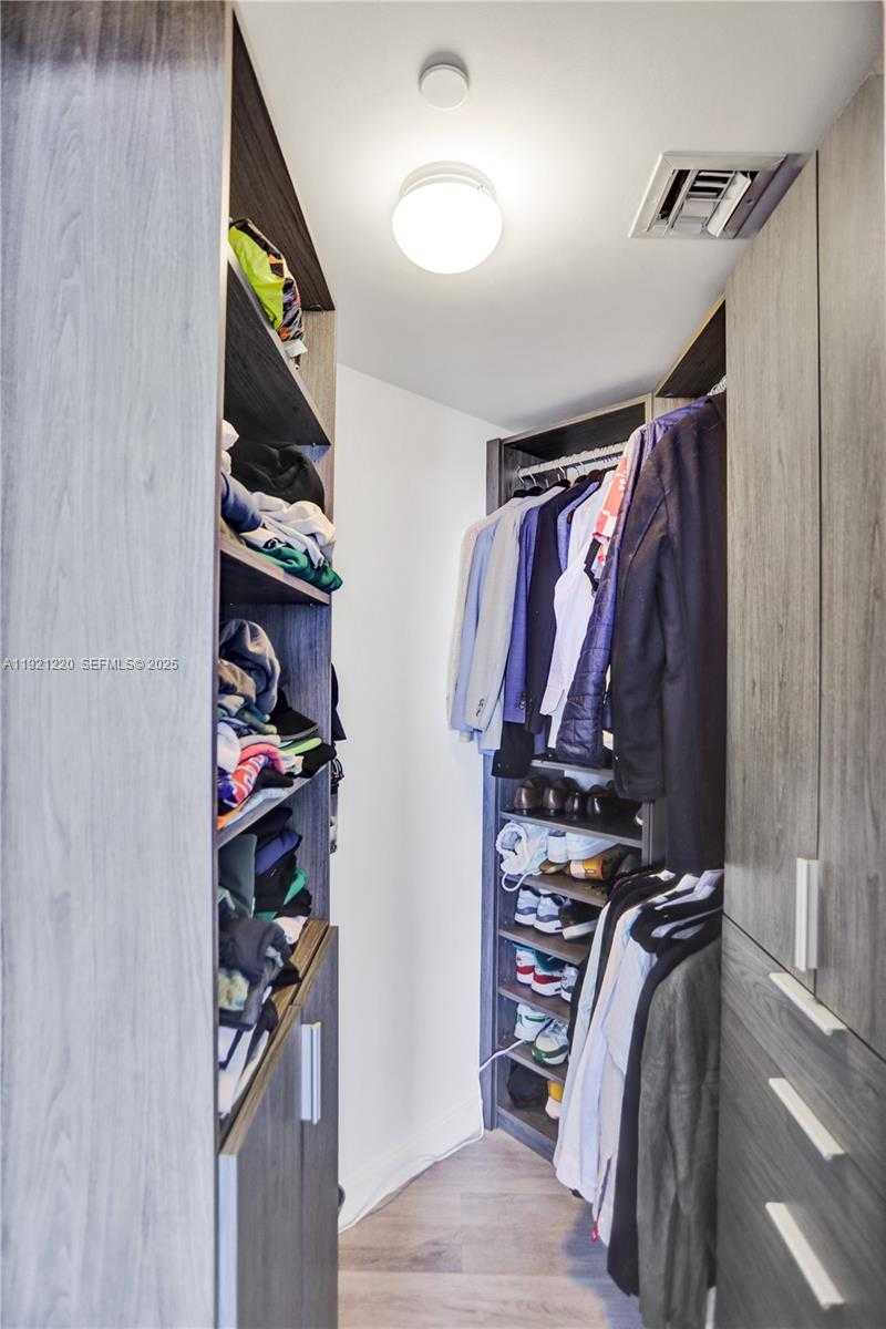 Imagen de Pequeño Objeto