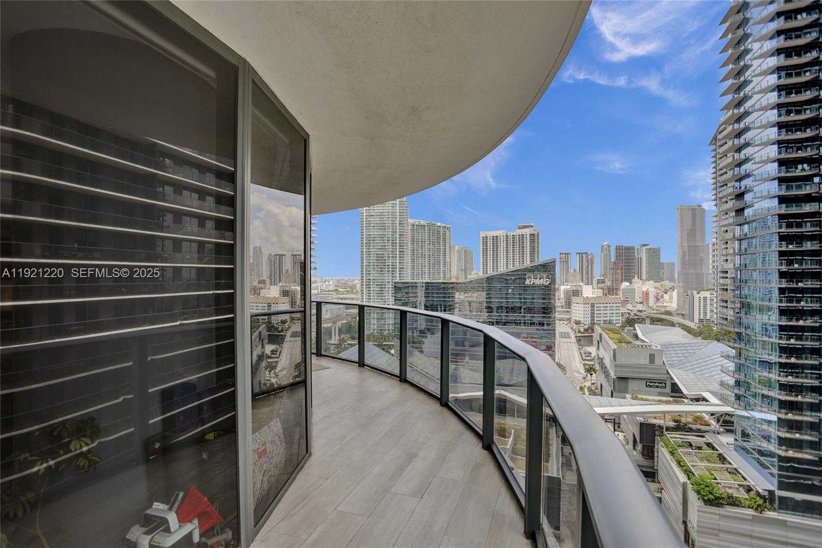 Imagen de Pequeño Objeto