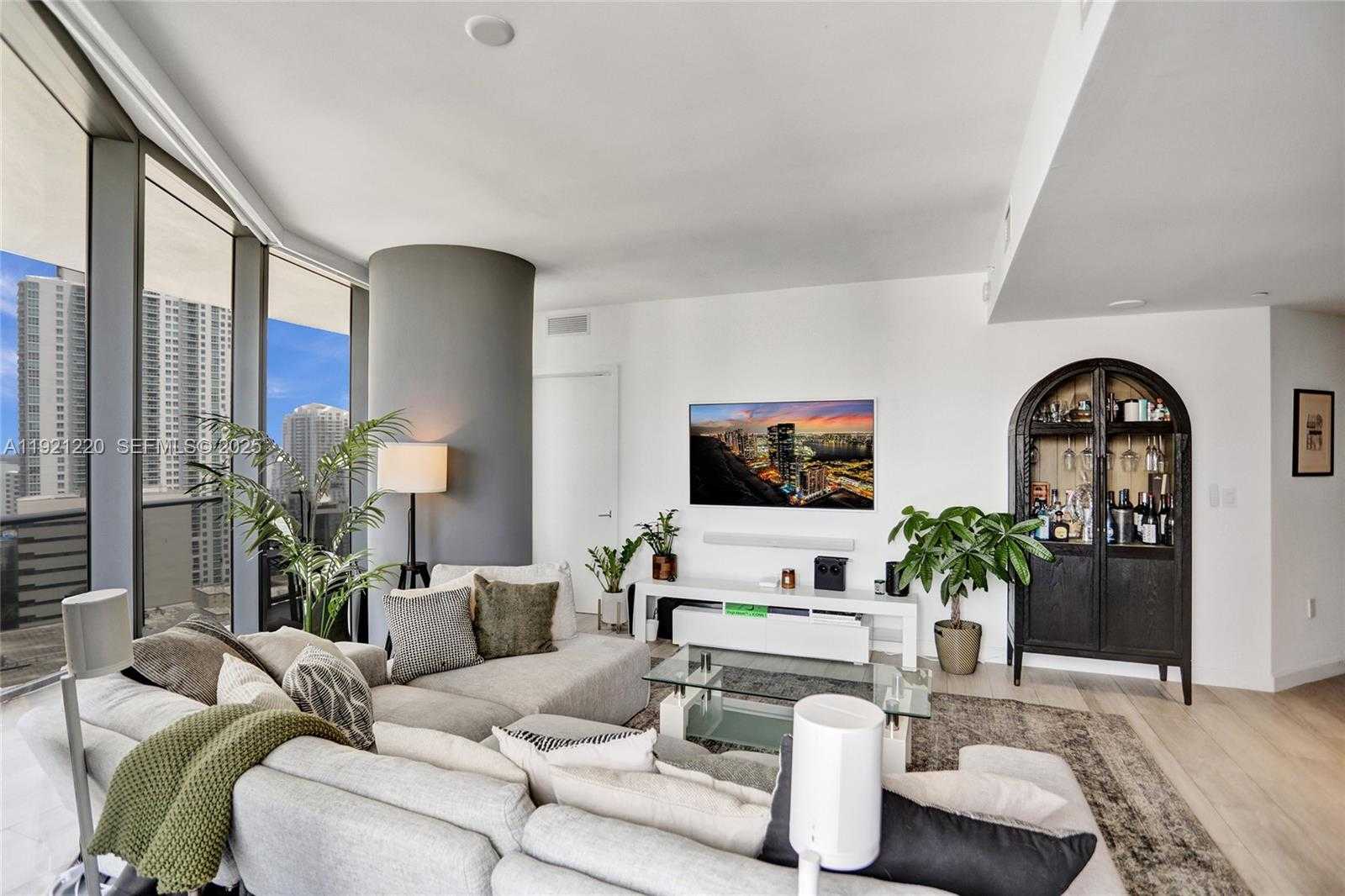 Imagen de Pequeño Objeto