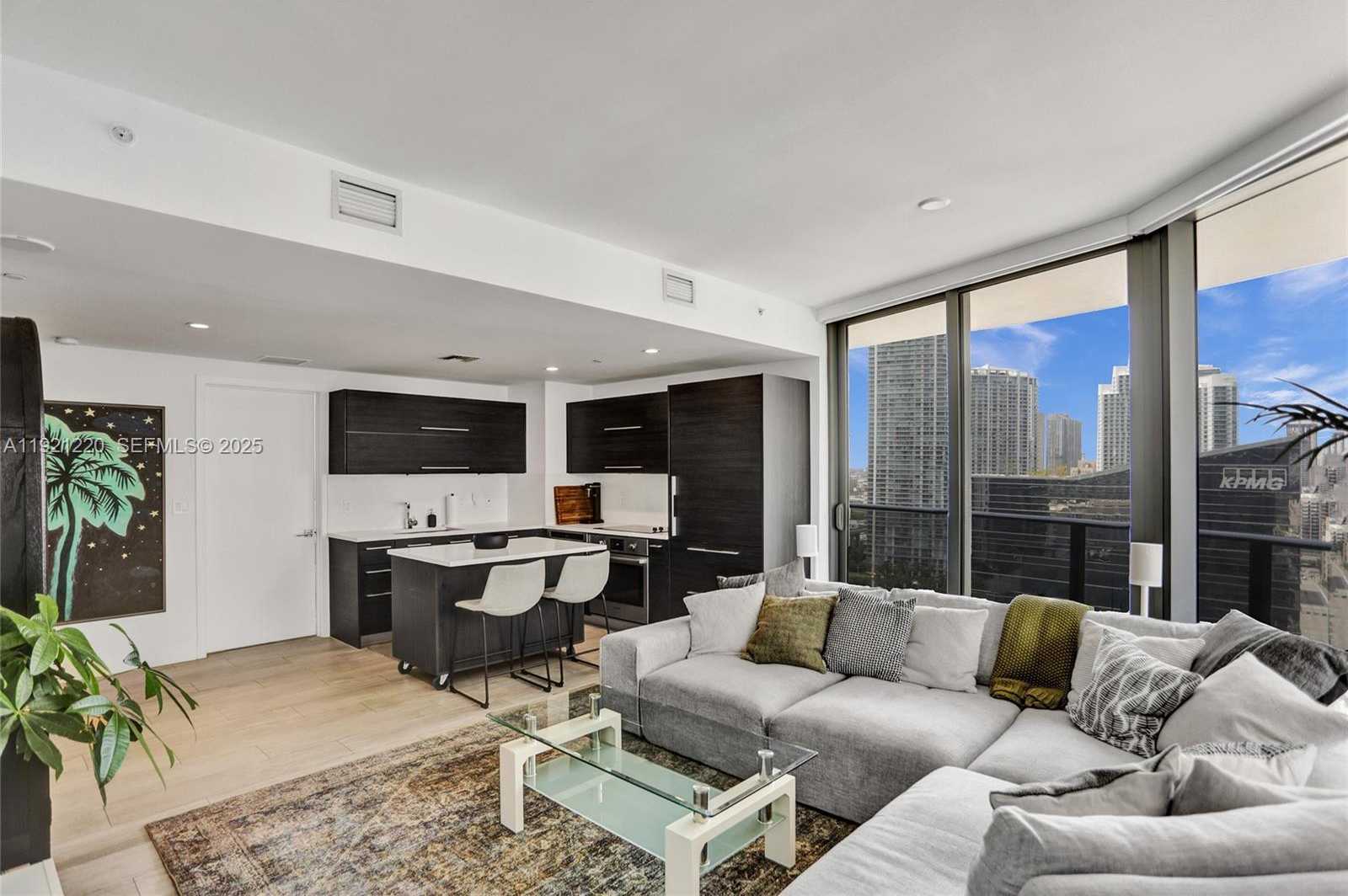 Imagen de Pequeño Objeto