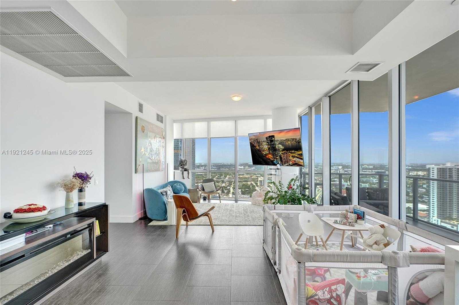 Small Image of 1100 BISCAYNE BLVD #3708, Miami Number 11