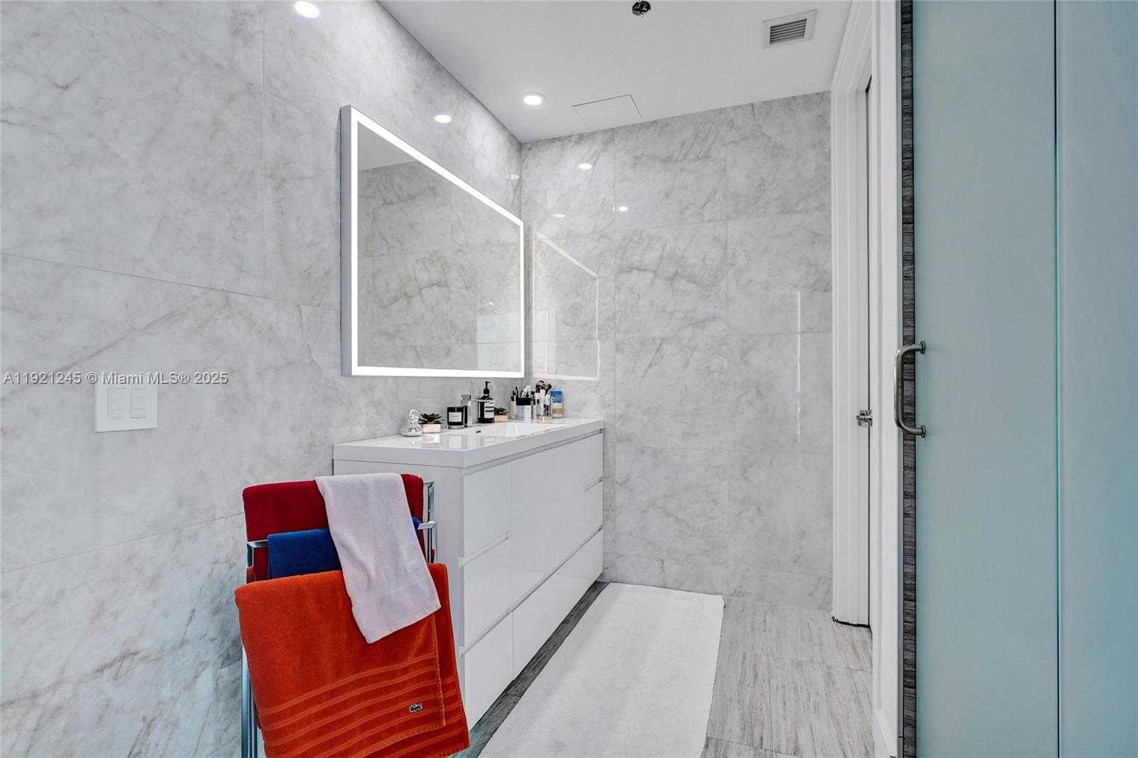 Small Image of 1100 BISCAYNE BLVD #3708, Miami Number 21