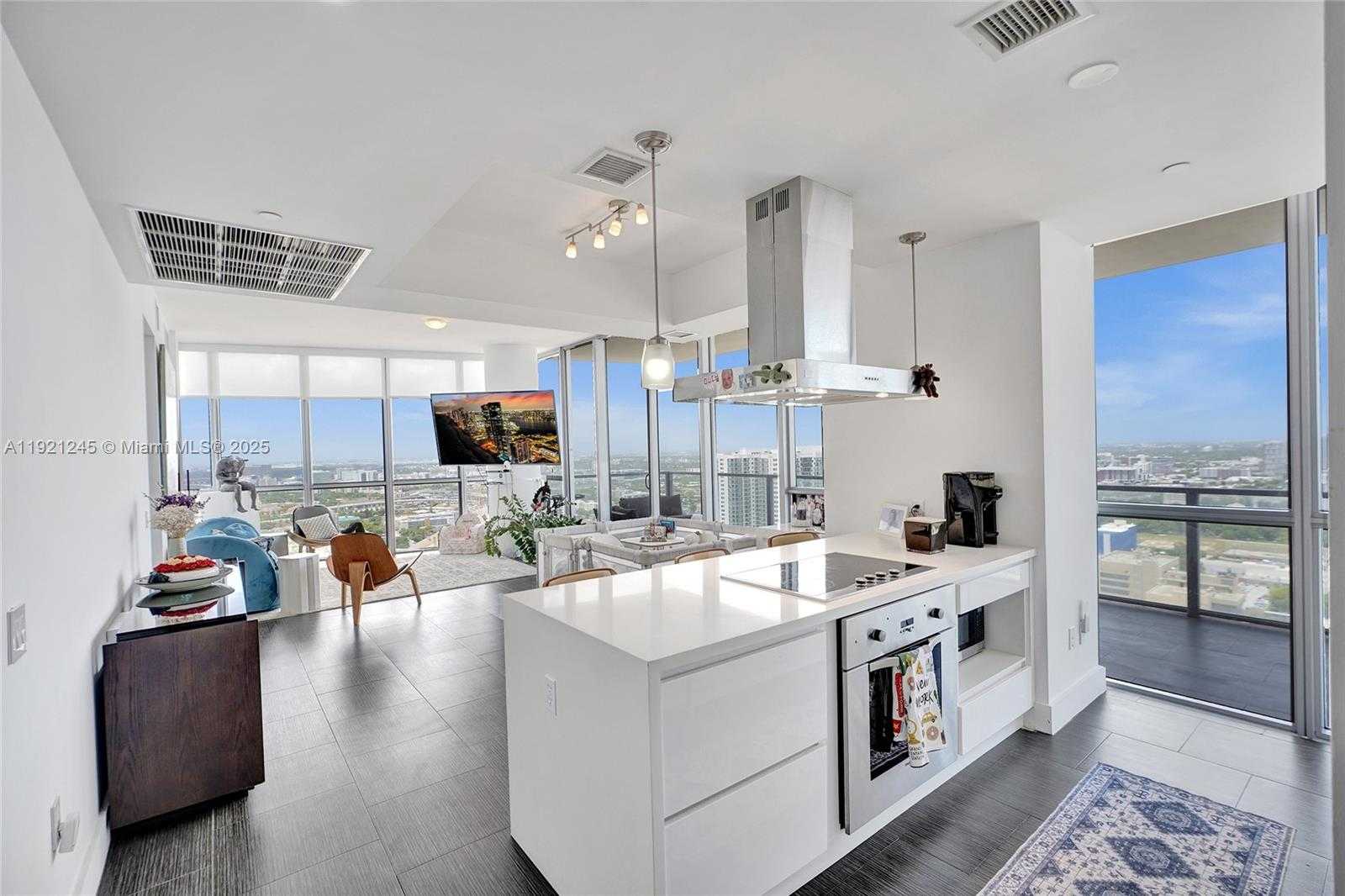 Small Image of 1100 BISCAYNE BLVD #3708, Miami Number 5