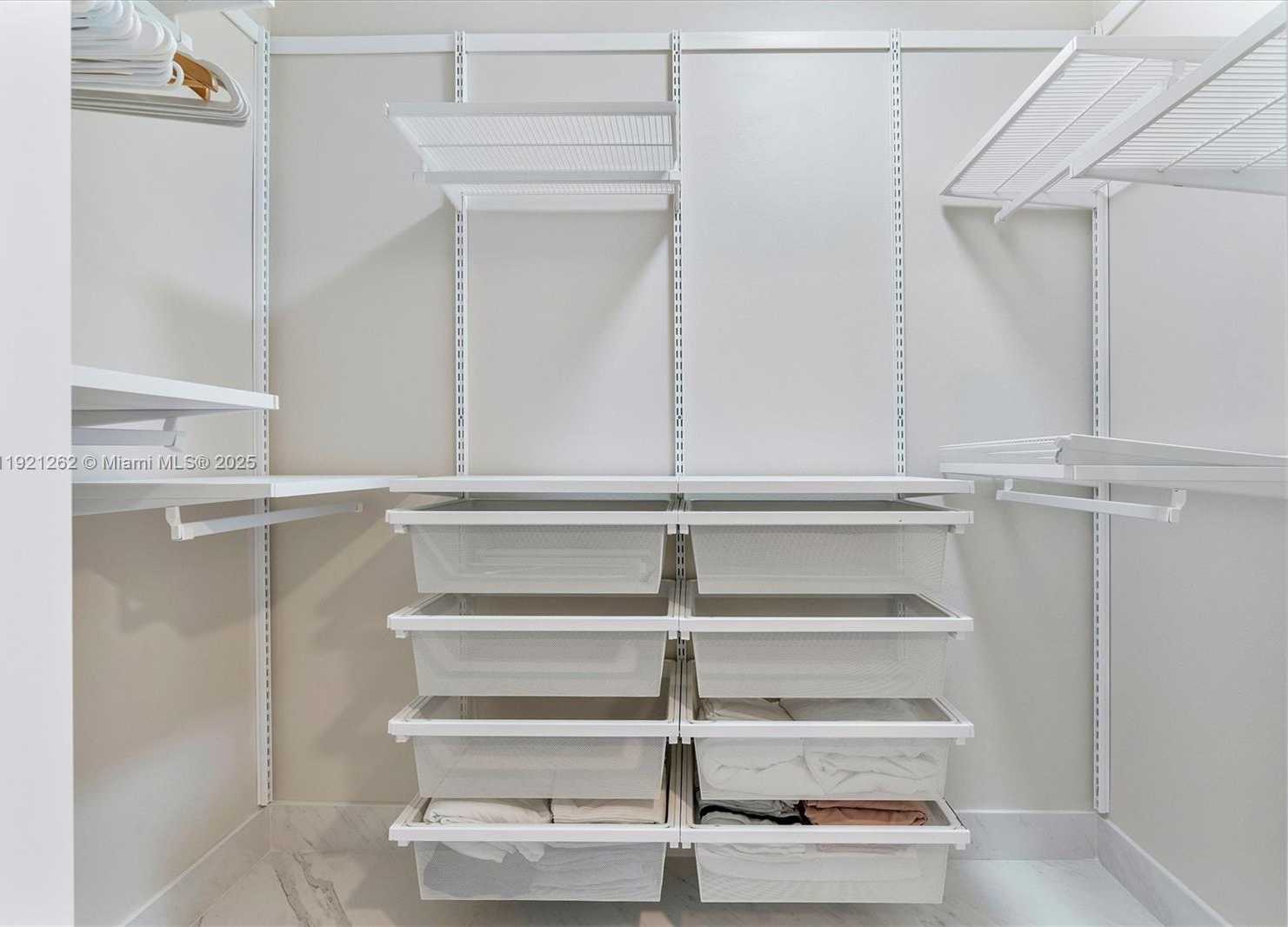 Imagen de Pequeño Objeto