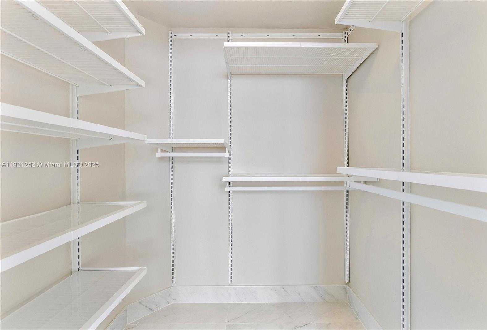 Imagen de Pequeño Objeto