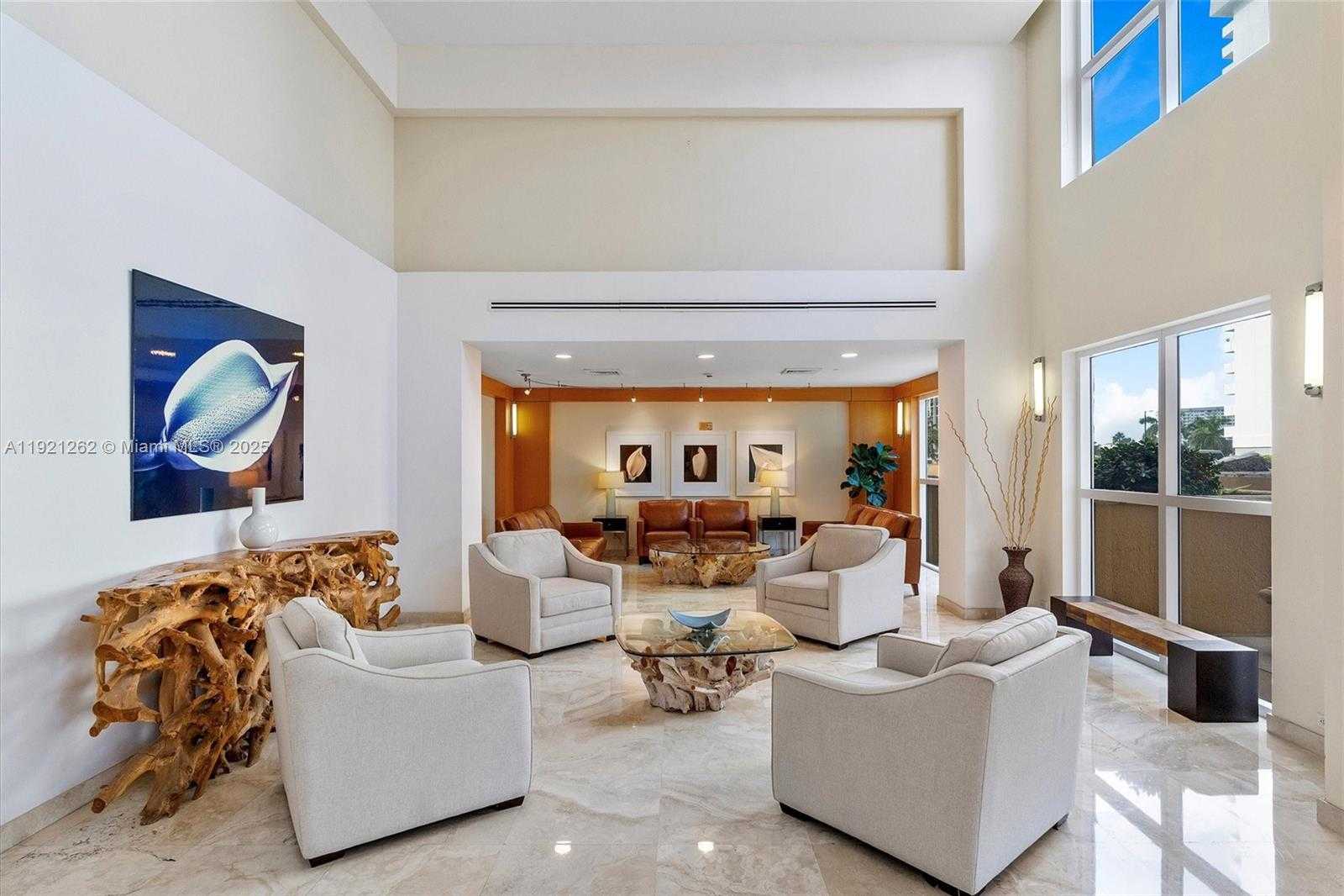 Imagen de Pequeño Objeto