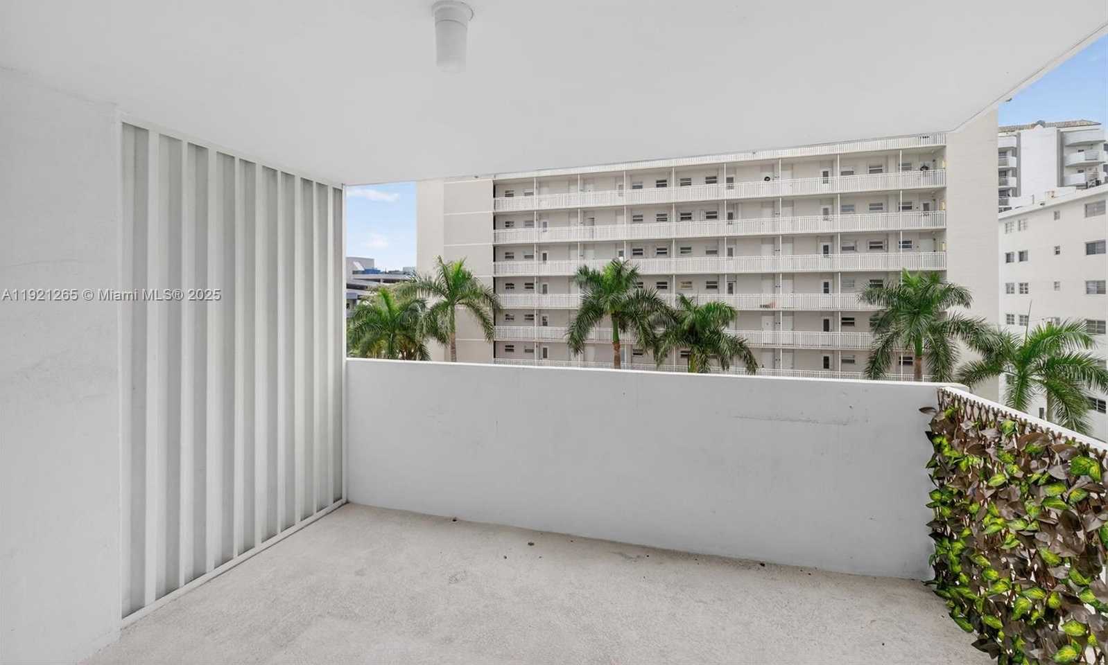 Small Image of 1331 LINCOLN RD #602, Miami Beach Number 13