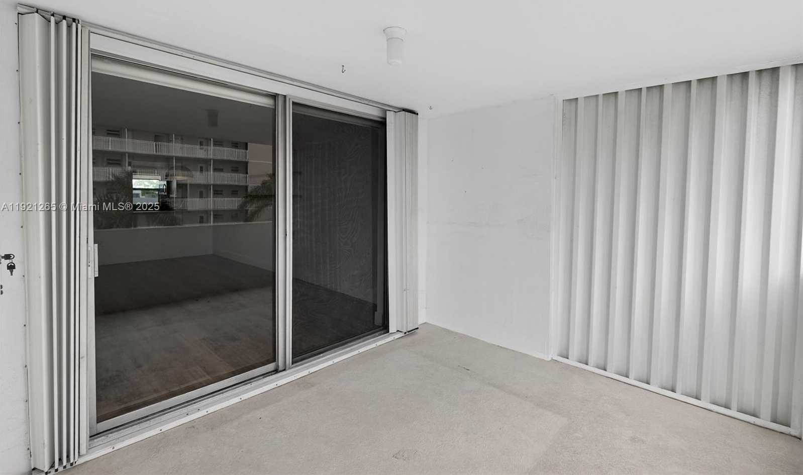 Small Image of 1331 LINCOLN RD #602, Miami Beach Number 14