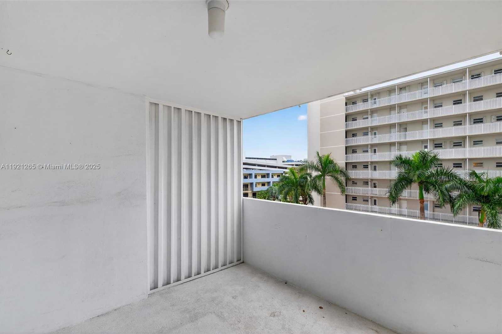 Small Image of 1331 LINCOLN RD #602, Miami Beach Number 15
