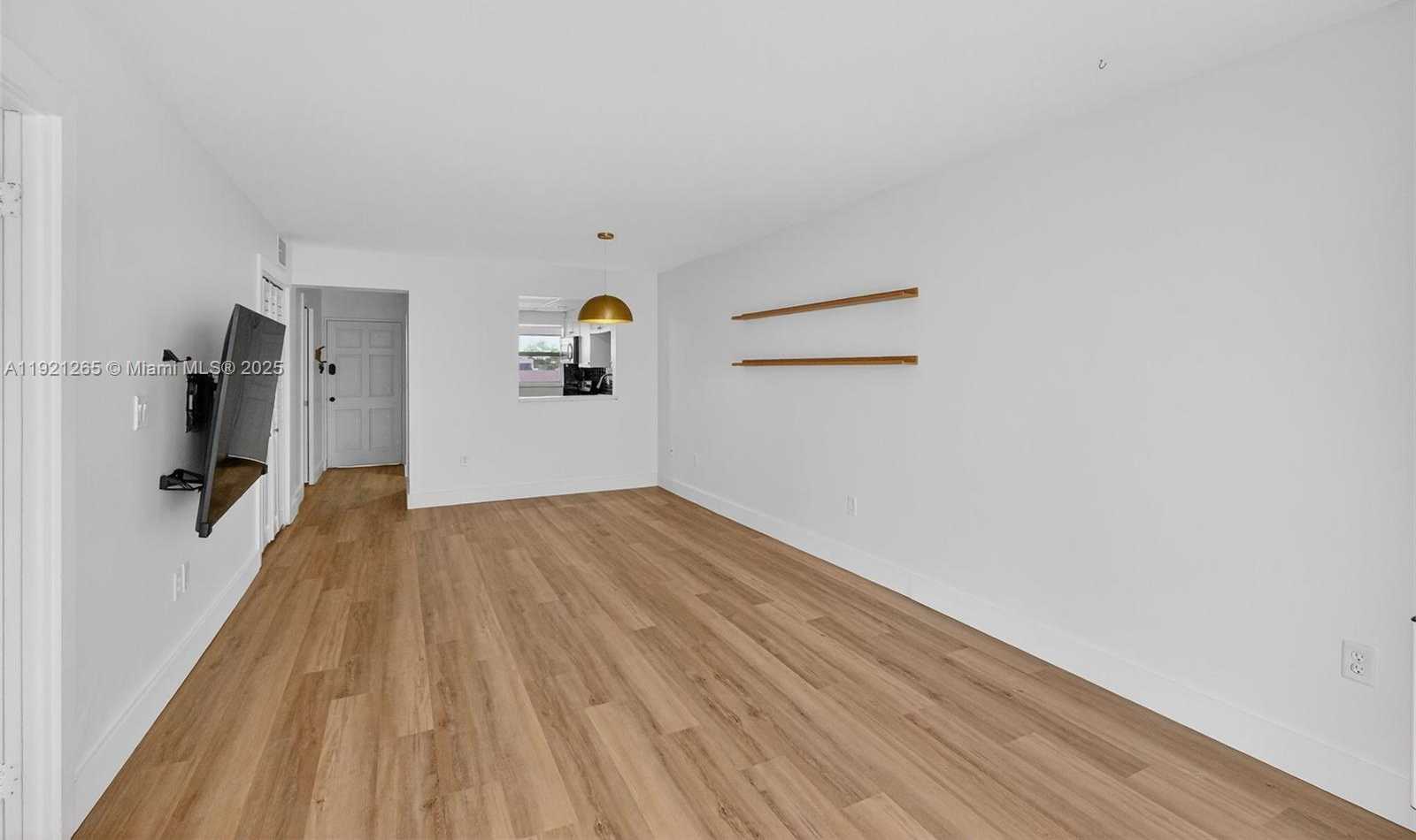 Small Image of 1331 LINCOLN RD #602, Miami Beach Number 17