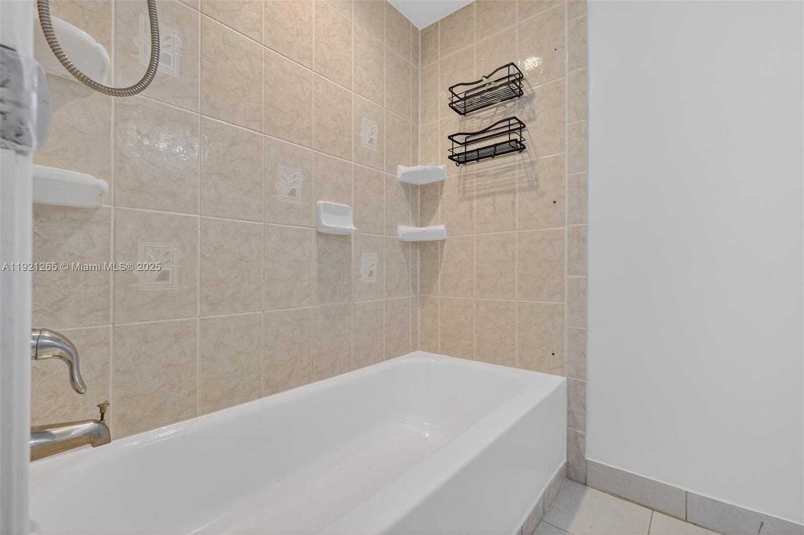 Small Image of 1331 LINCOLN RD #602, Miami Beach Number 27