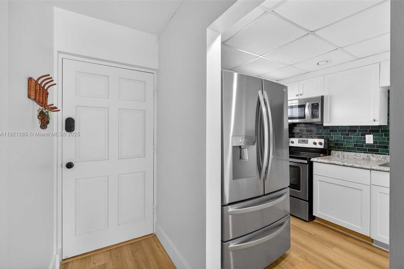 Small Image of 1331 LINCOLN RD #602, Miami Beach Number 6