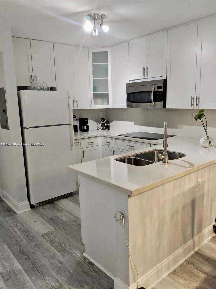 Small Image of 16465 NORTH EAST 22ND AVE #315, North Miami Beach Number 3