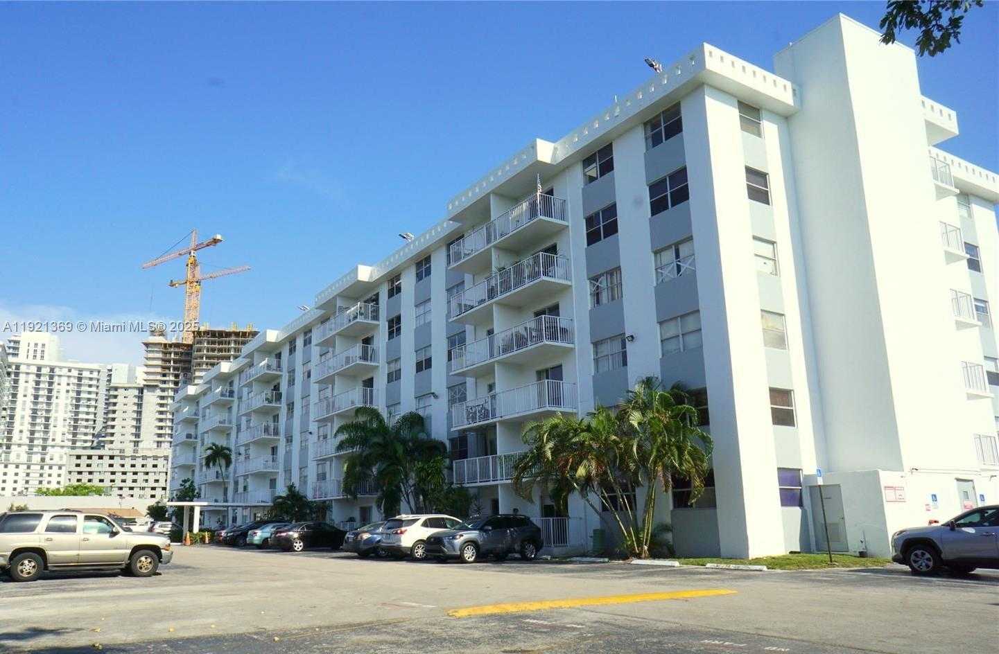 Small Image of 16465 NORTH EAST 22ND AVE #513, North Miami Beach Number 1