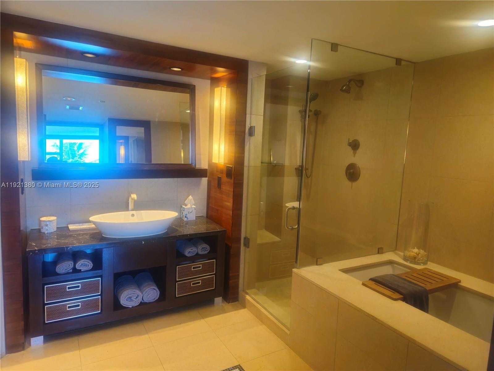 Small Image of 6801 COLLINS AVE #320, Miami Beach Number 19