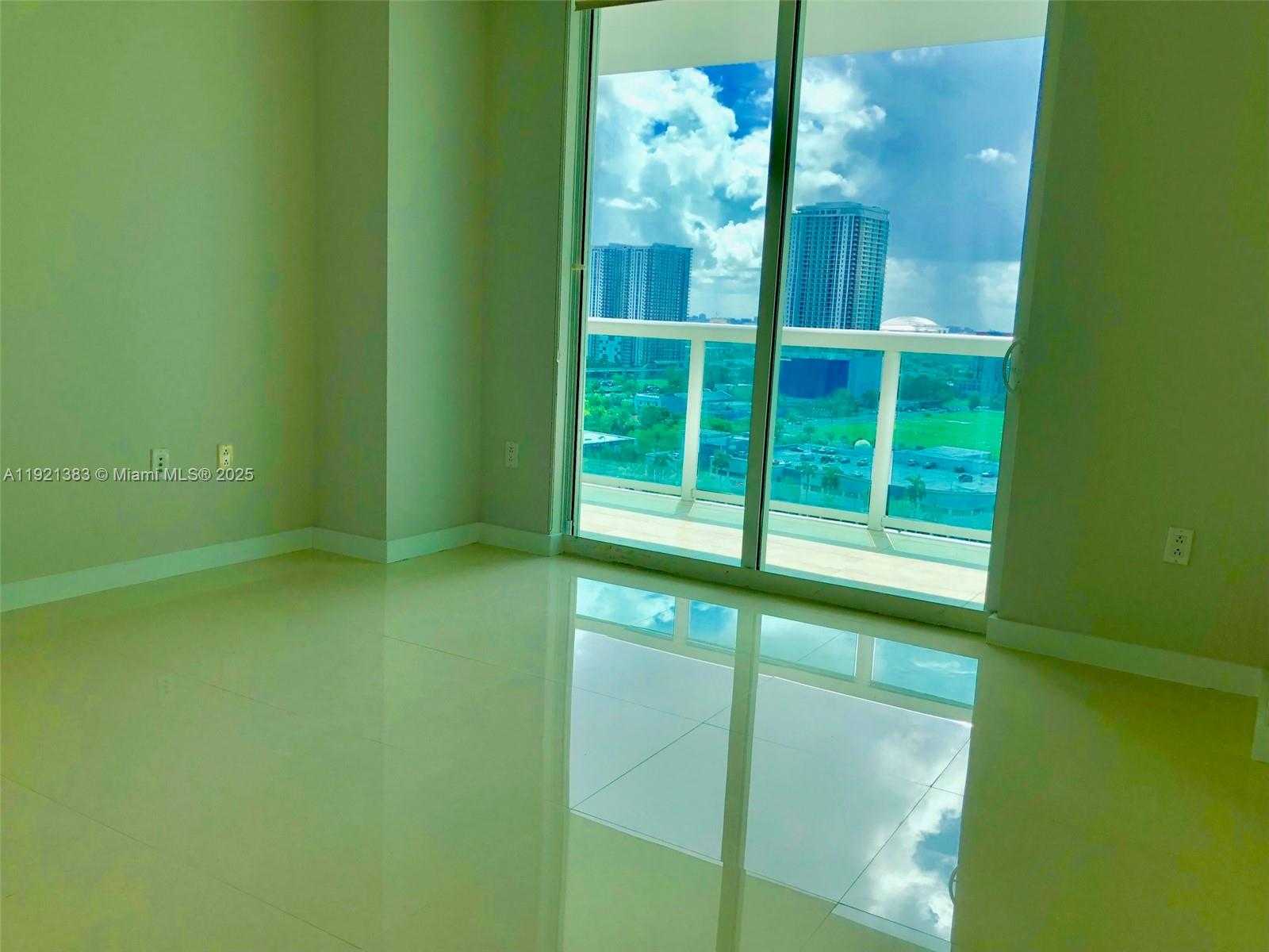 Imagen de Pequeño Objeto