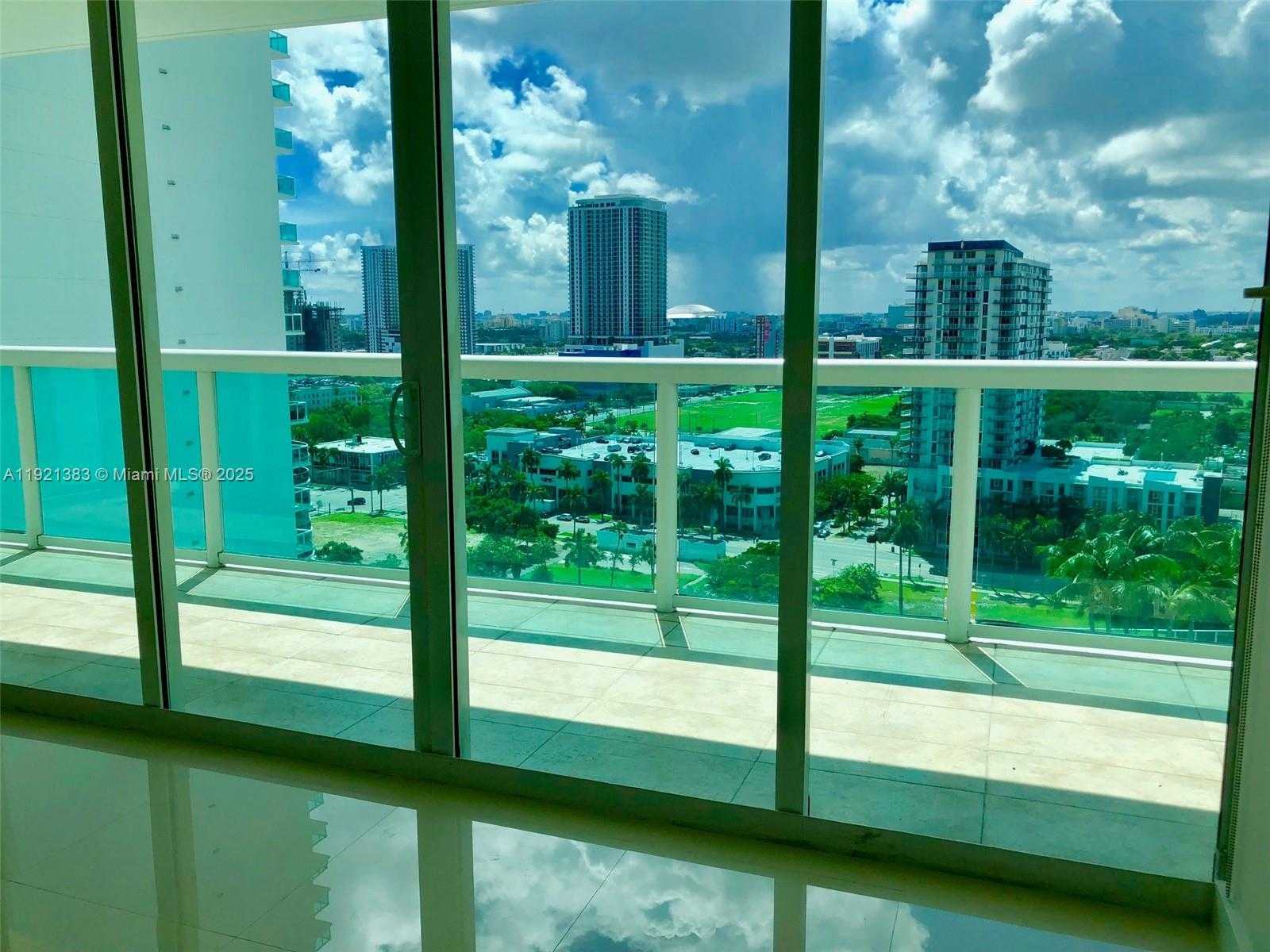 Imagen de Pequeño Objeto