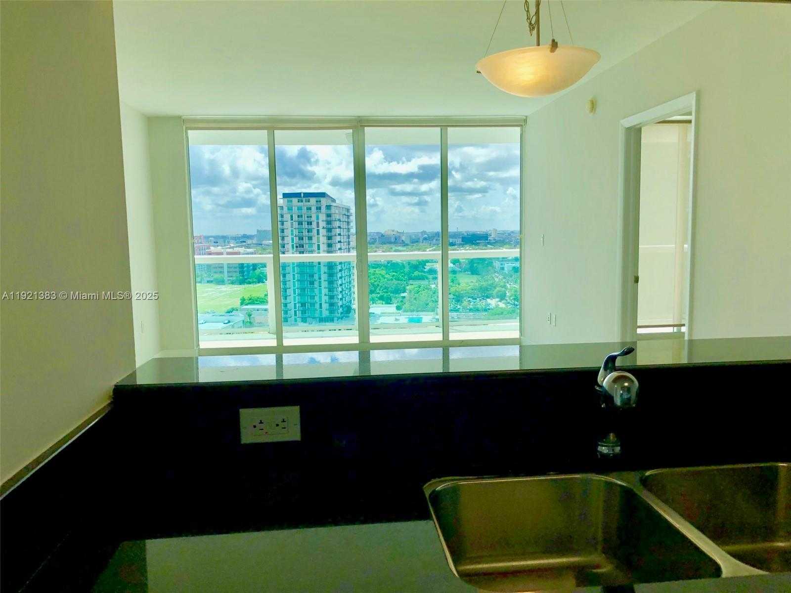 Imagen de Pequeño Objeto