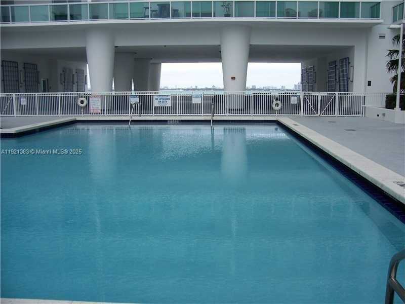 Imagen de Pequeño Objeto