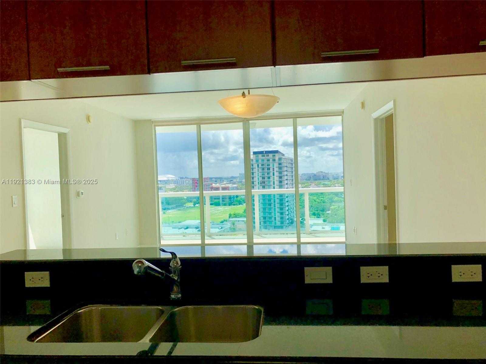 Imagen de Pequeño Objeto