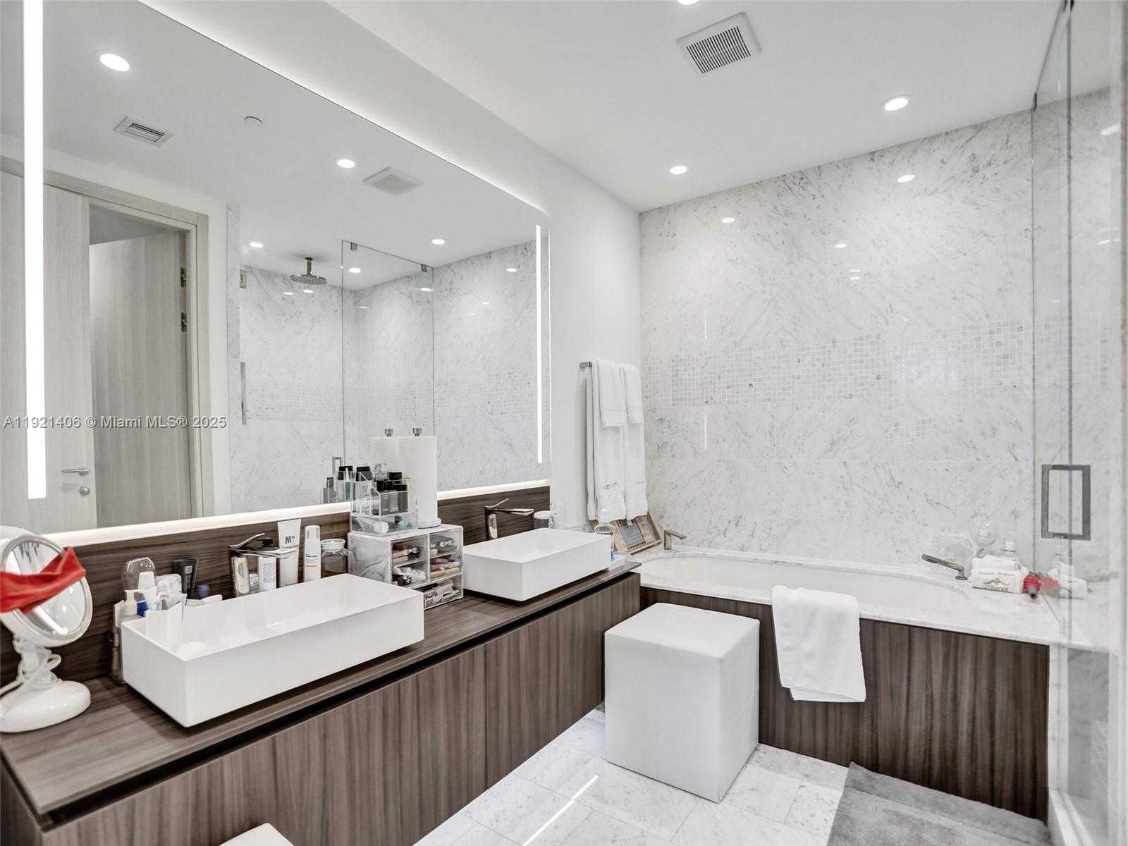 Small Image of 1000 BRICKELL PLZ #PH5103, Miami Number 13