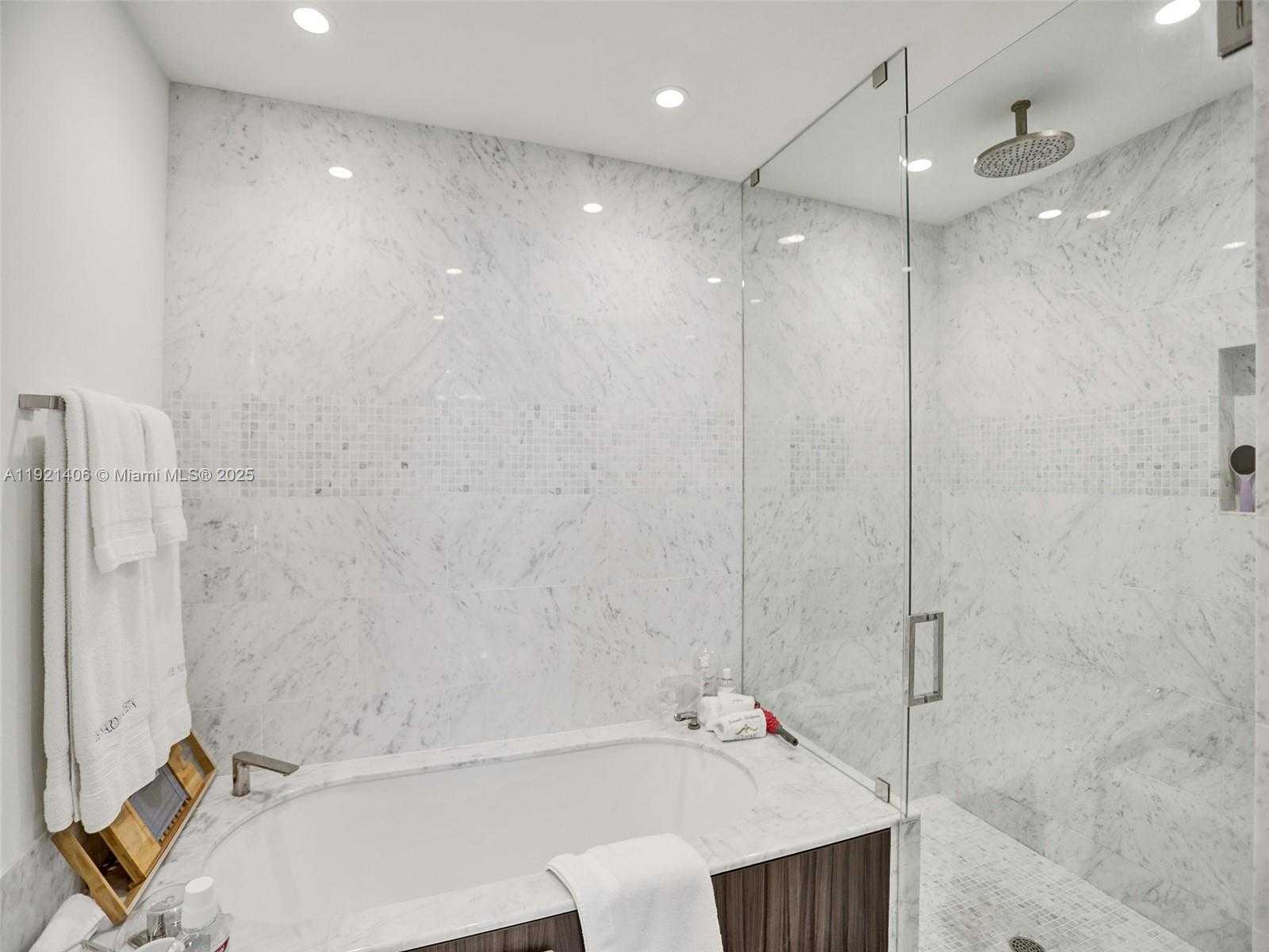 Small Image of 1000 BRICKELL PLZ #PH5103, Miami Number 14