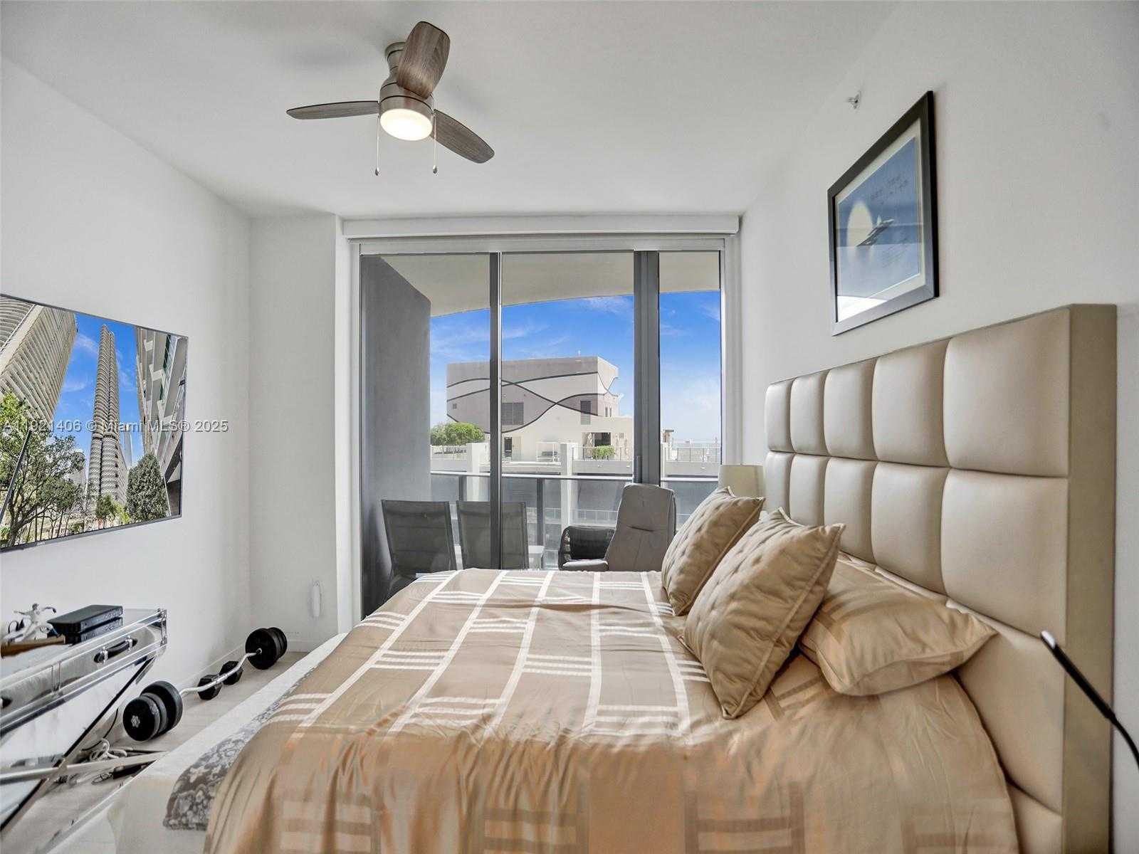 Small Image of 1000 BRICKELL PLZ #PH5103, Miami Number 23