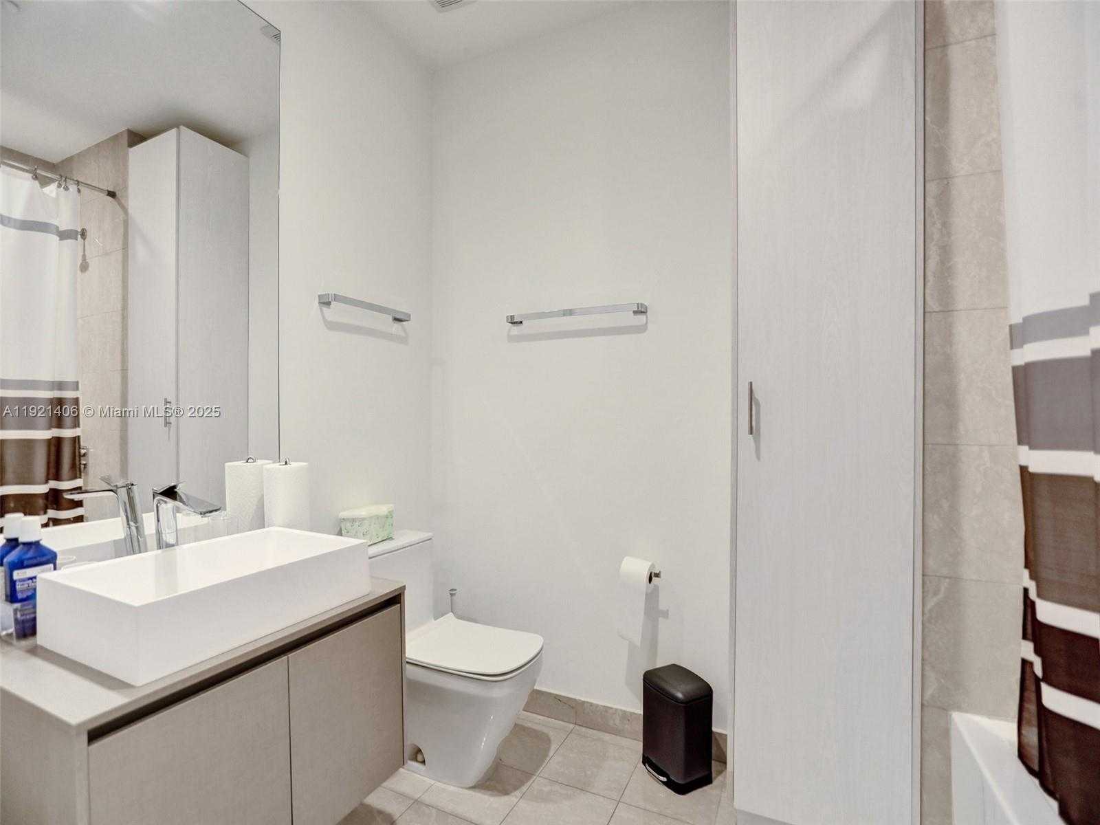 Small Image of 1000 BRICKELL PLZ #PH5103, Miami Number 24