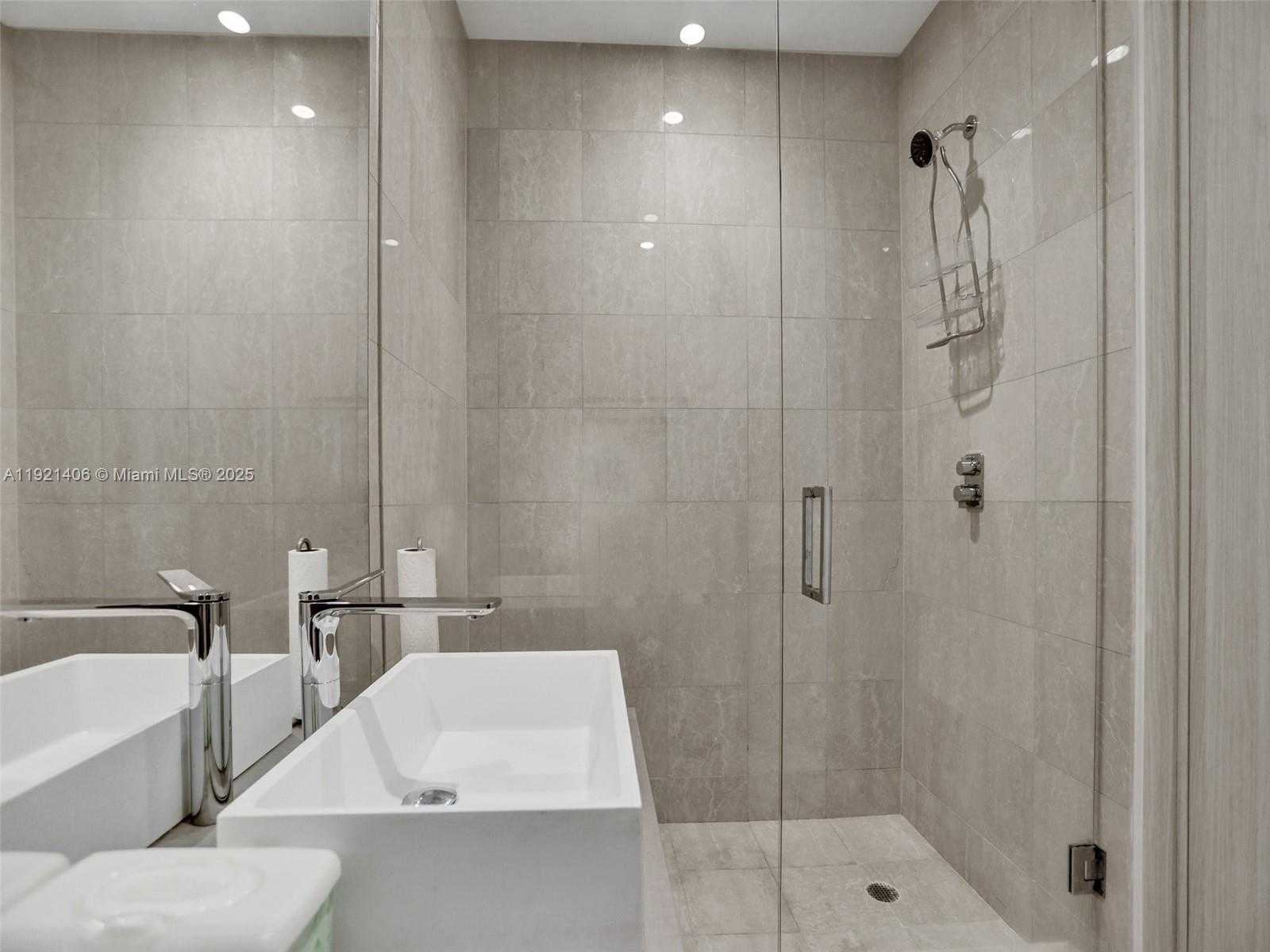 Small Image of 1000 BRICKELL PLZ #PH5103, Miami Number 29