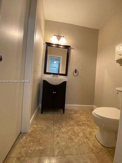 Small Image of 11423 SOUTH WEST 110TH LN #11423, Miami Number 14