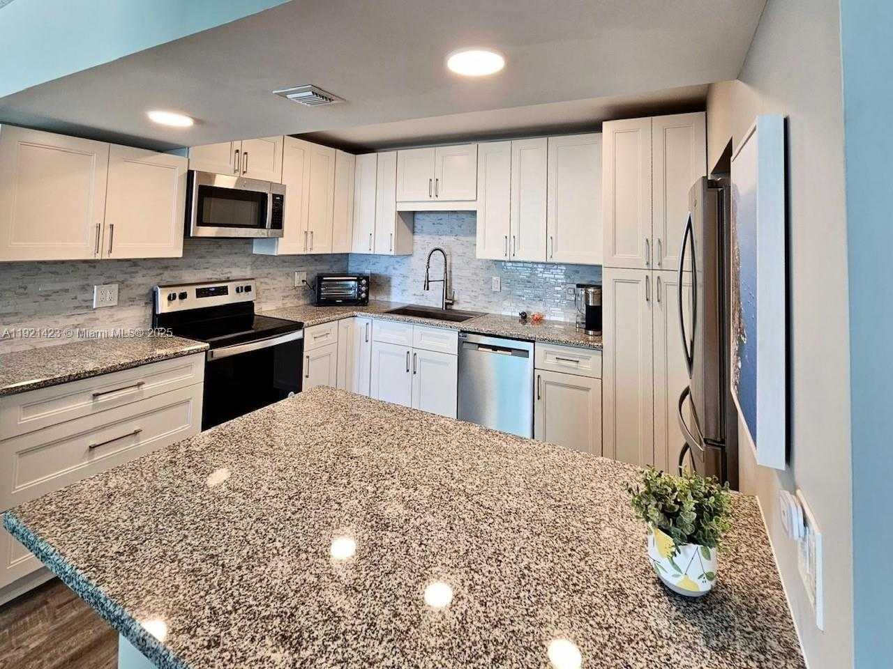 Small Image of 1410 SOUTH OCEAN DR #308, Hollywood Number 16